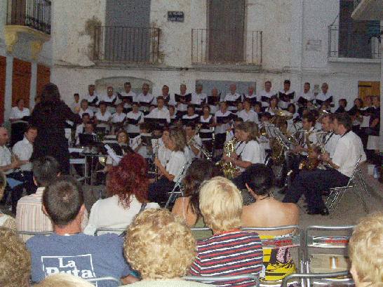 Coral i Banda de Msica de Cat en Fuentes de Aydar